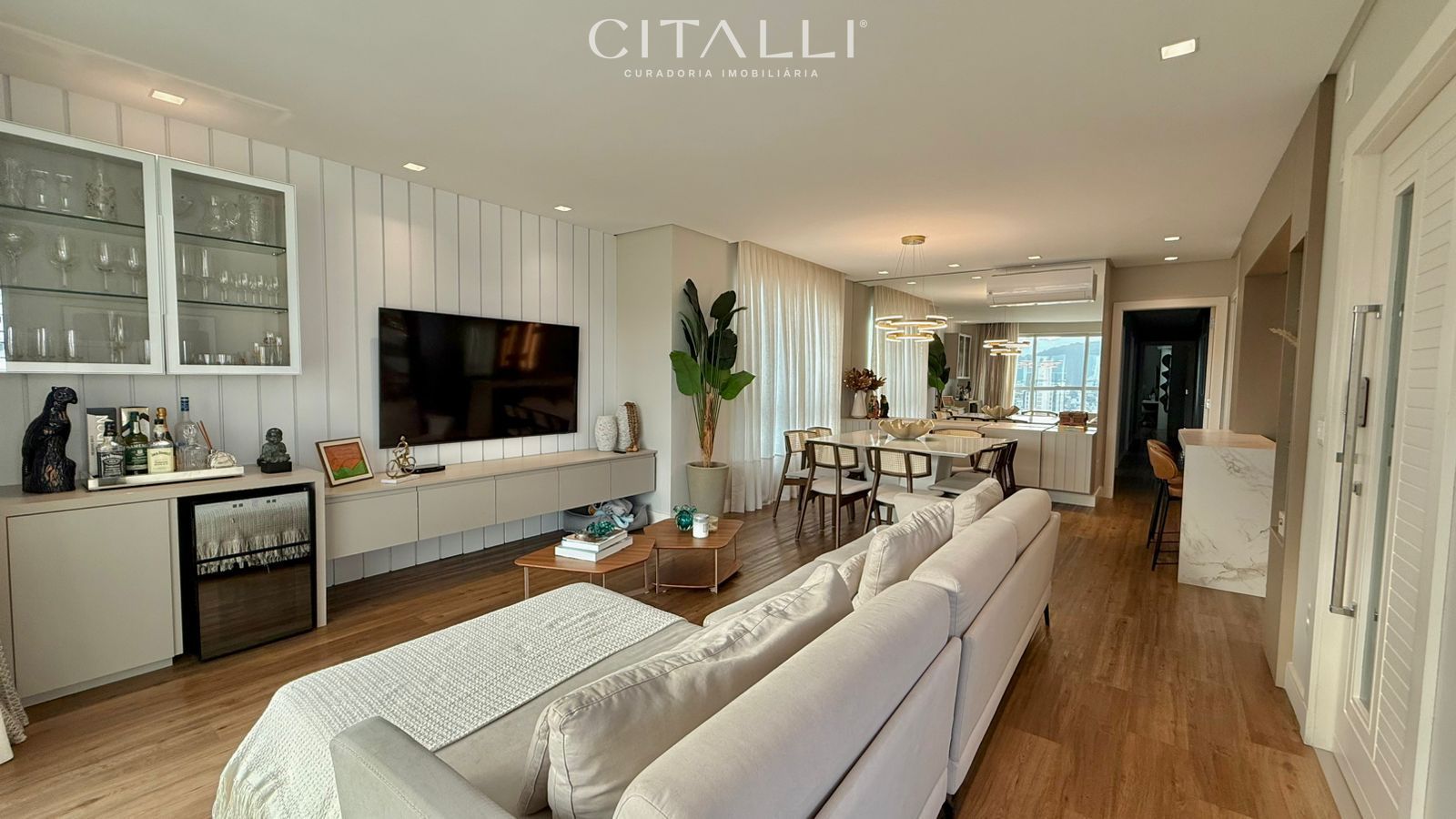 Apartamento no Edifício Solar Gonçalves em Balneário Camboriú com 158 m² - Foto 2
