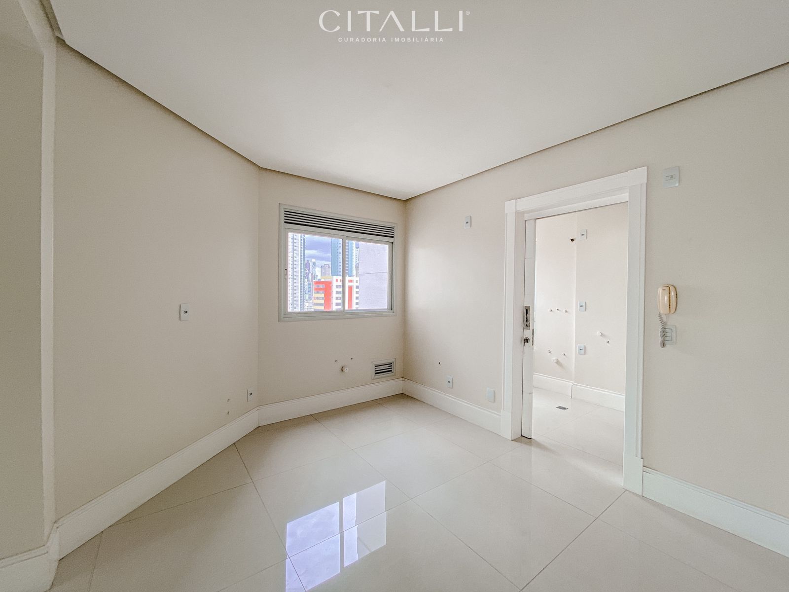 Apartamento à Venda no Le Majestic em Balneário Camboriú, 128m², 03 suítes - Foto 3