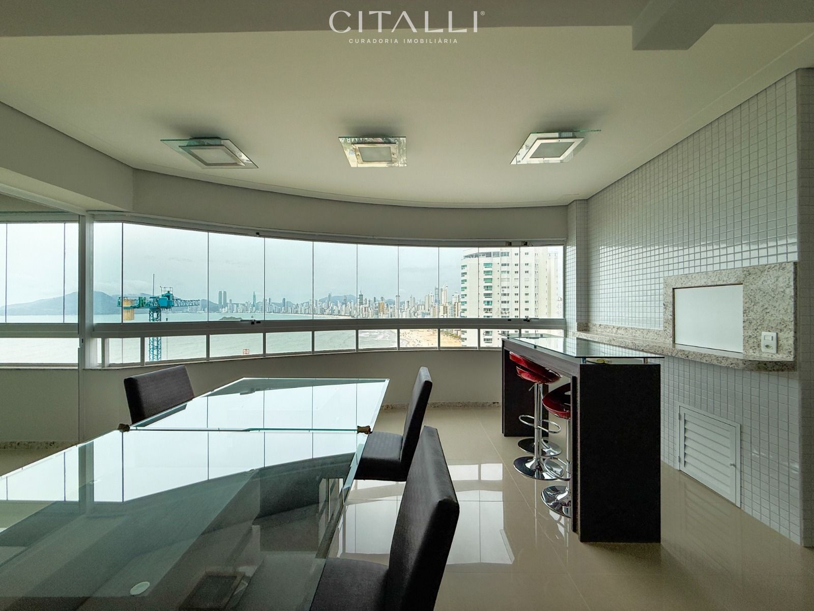 APARTAMENTO COM VISTA MAR NA QUADRA DO MAR EM BALNEÁRIO CAMBORIÚ - Foto 1