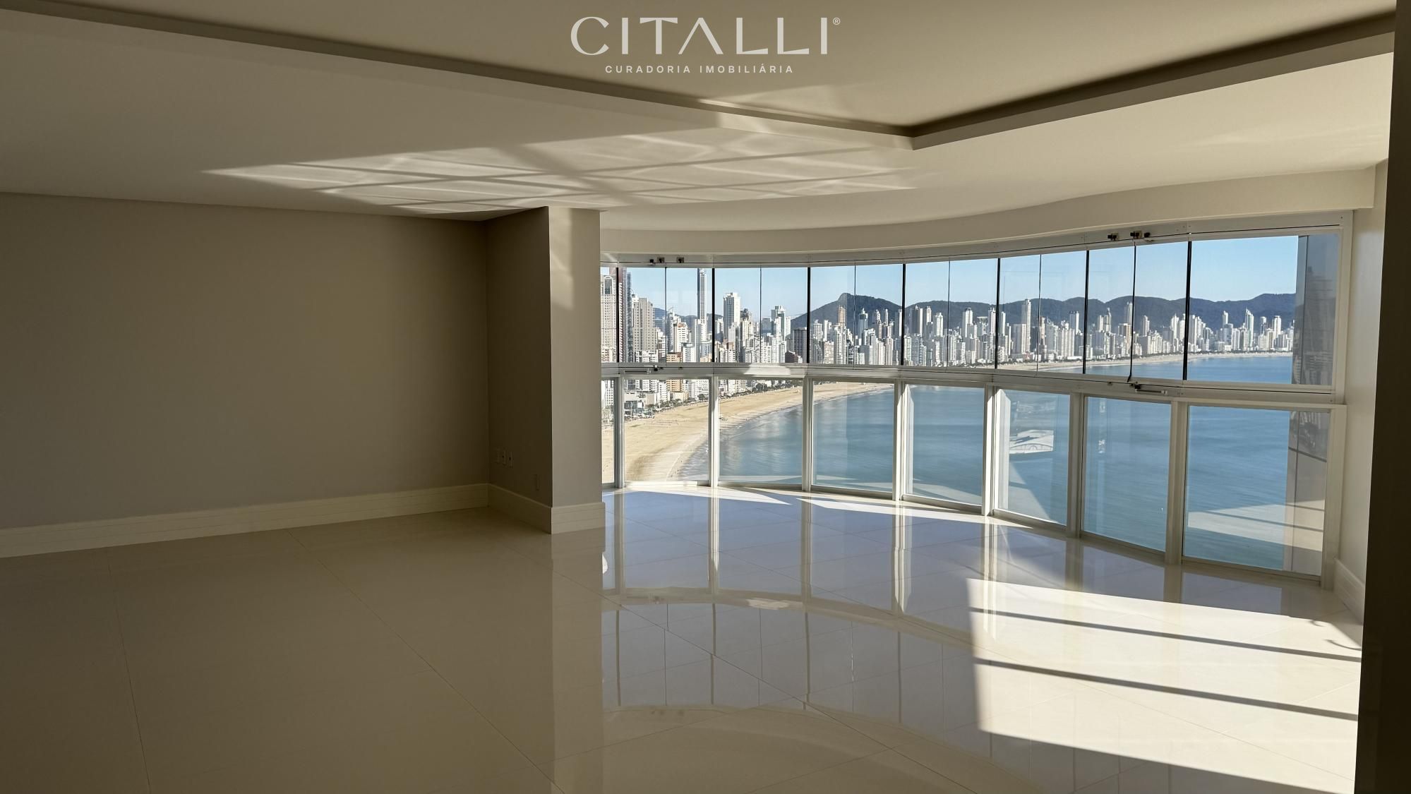 Apartamento no Edifício Ibiza Towers em Balneário Camboriú com 237 m² - Foto 1