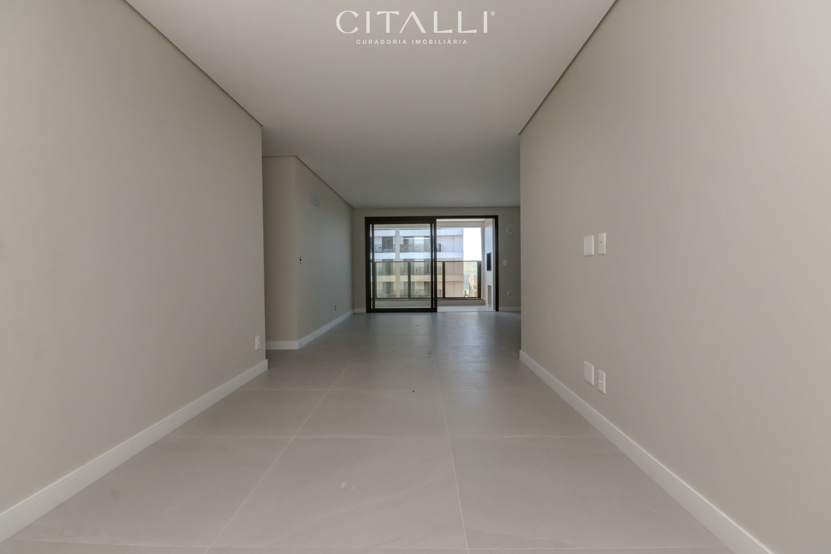 TORRES DA BRAVA - APARTAMENTO MODERNO COM EXCELENTE LOCALIZAÇÃO E LAZER COMPLETO. - Foto 3