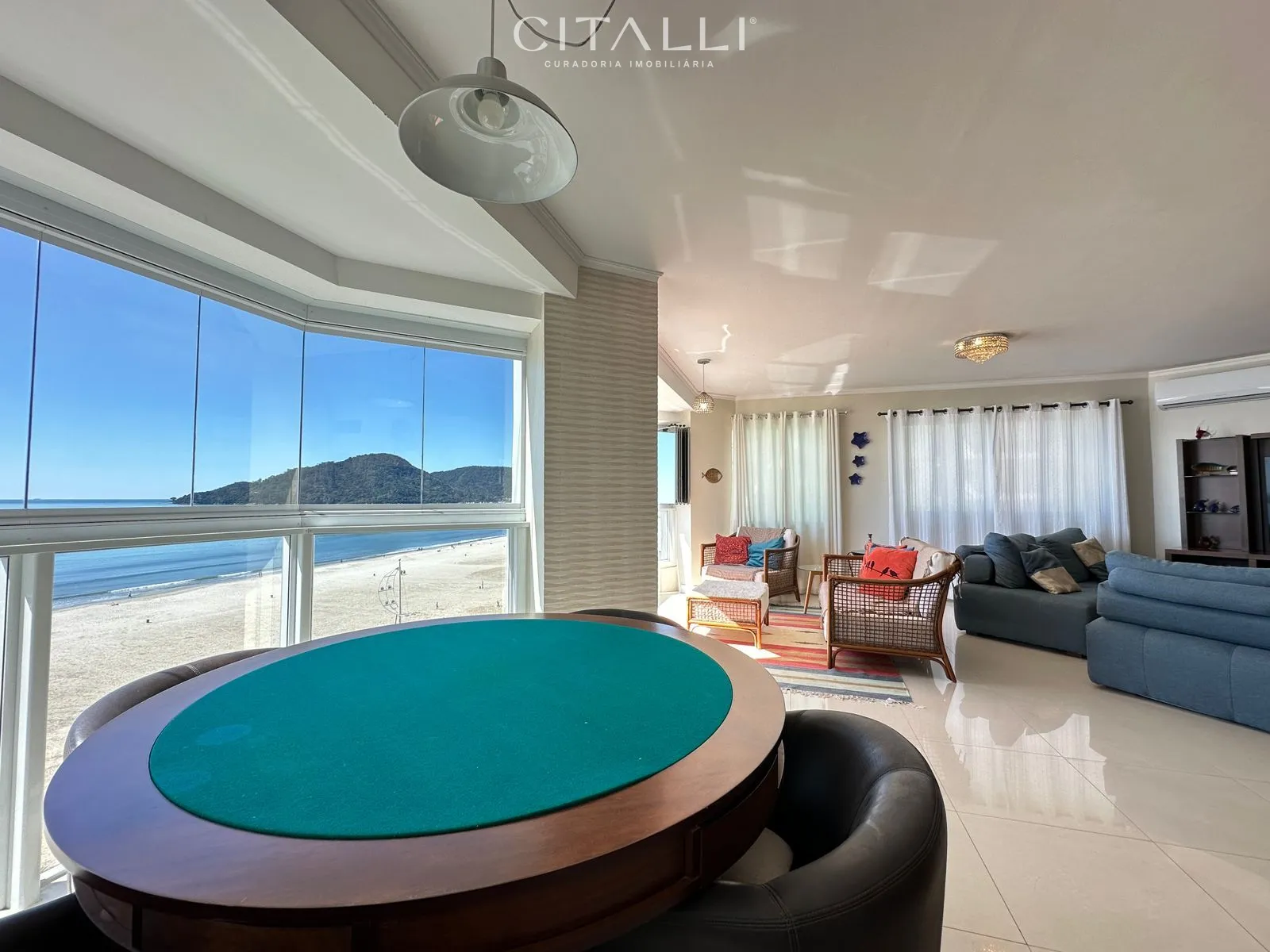 Apartamento do Edifício Maria Luiza - Frente mar em Balneário Camboriú - Foto 2