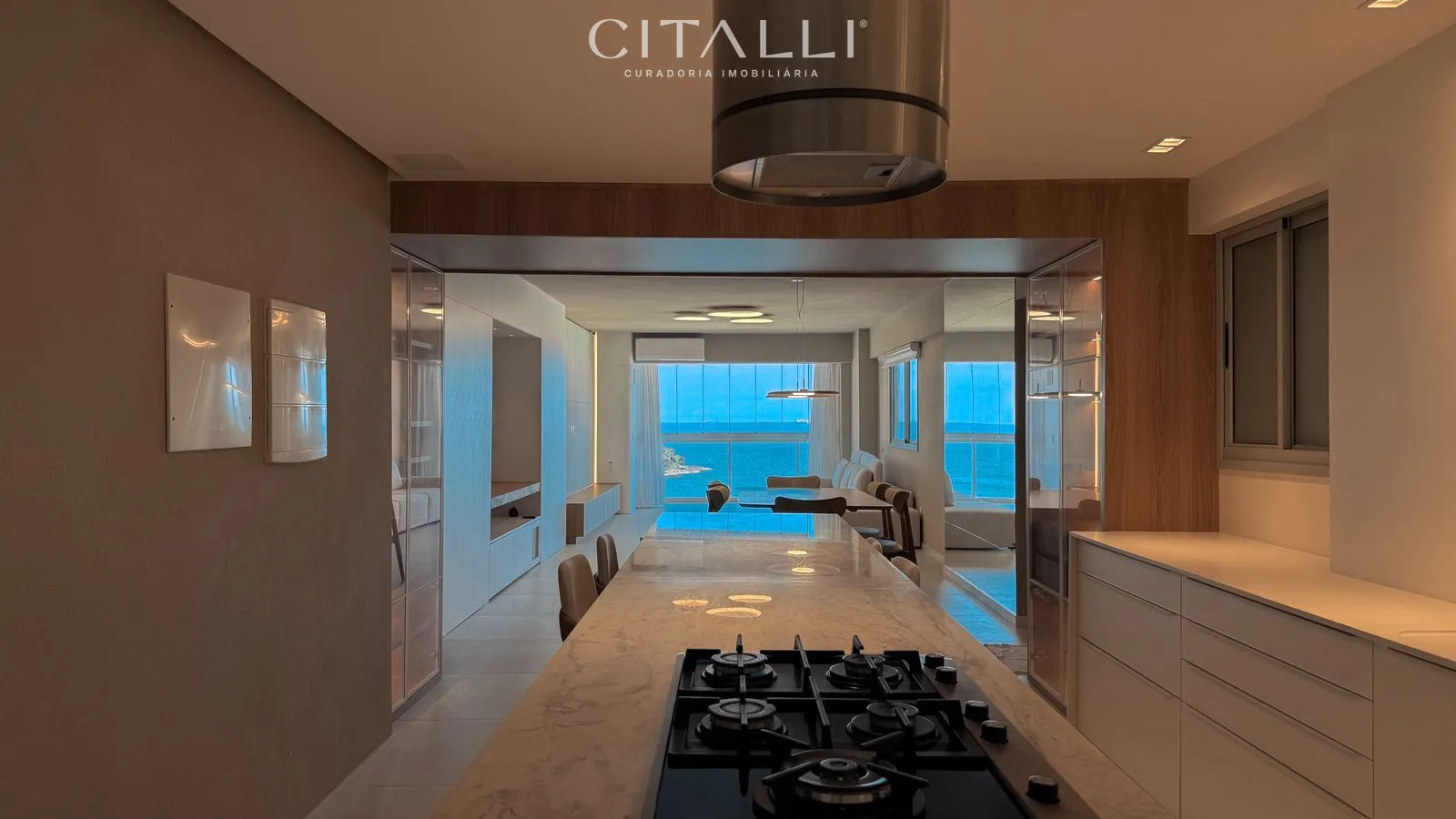 APARTAMENTO FRENTE MAR EM BALNEÁRIO CAMBORIÚ REFORMADO E MOBILIADO NO EDIFÍCIO IMPERATRIZ - Foto 2