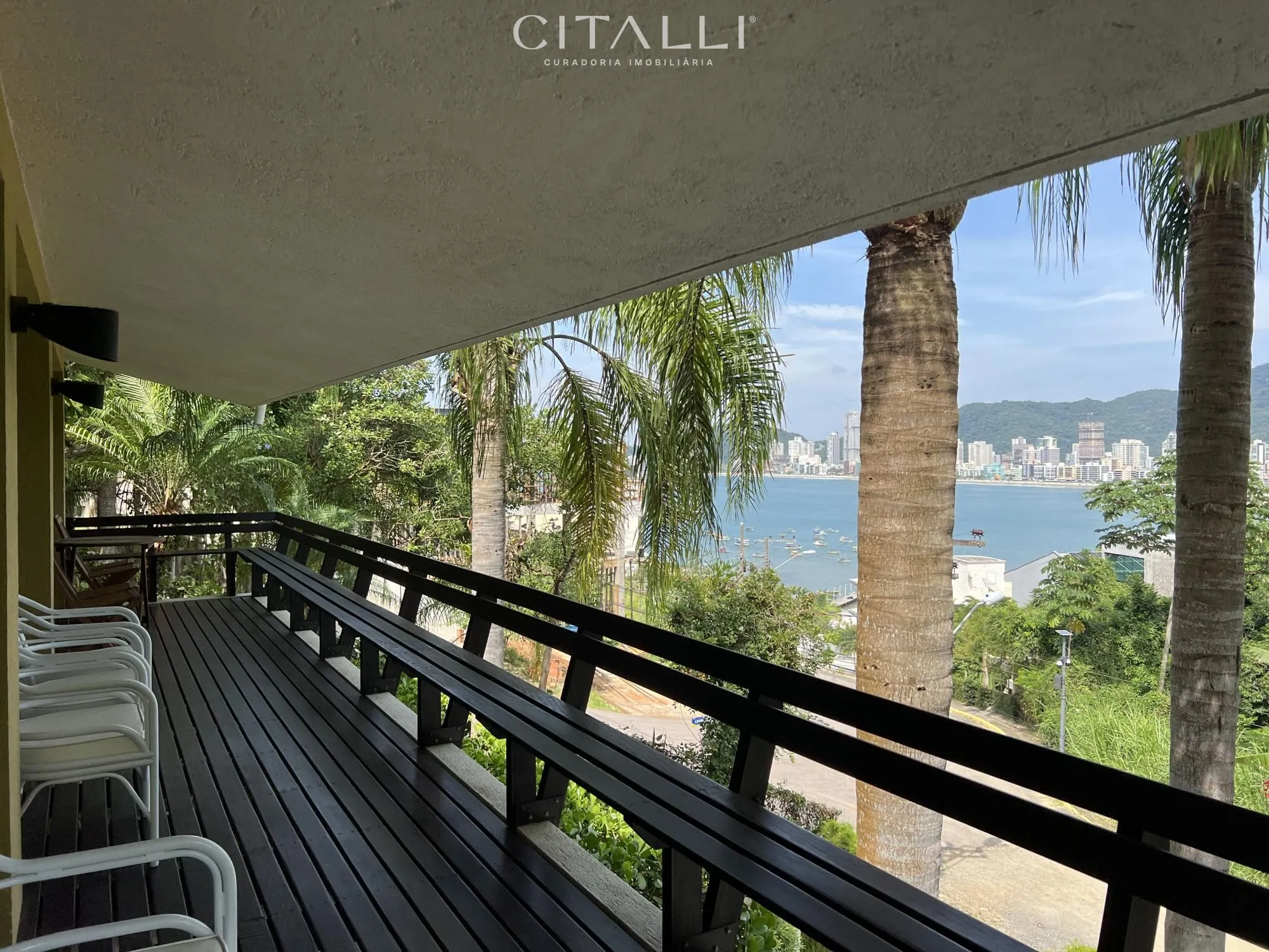 CASA MARAVILHOSA NO CANTO DA PRAIA EM ITAPEMA - Foto 1