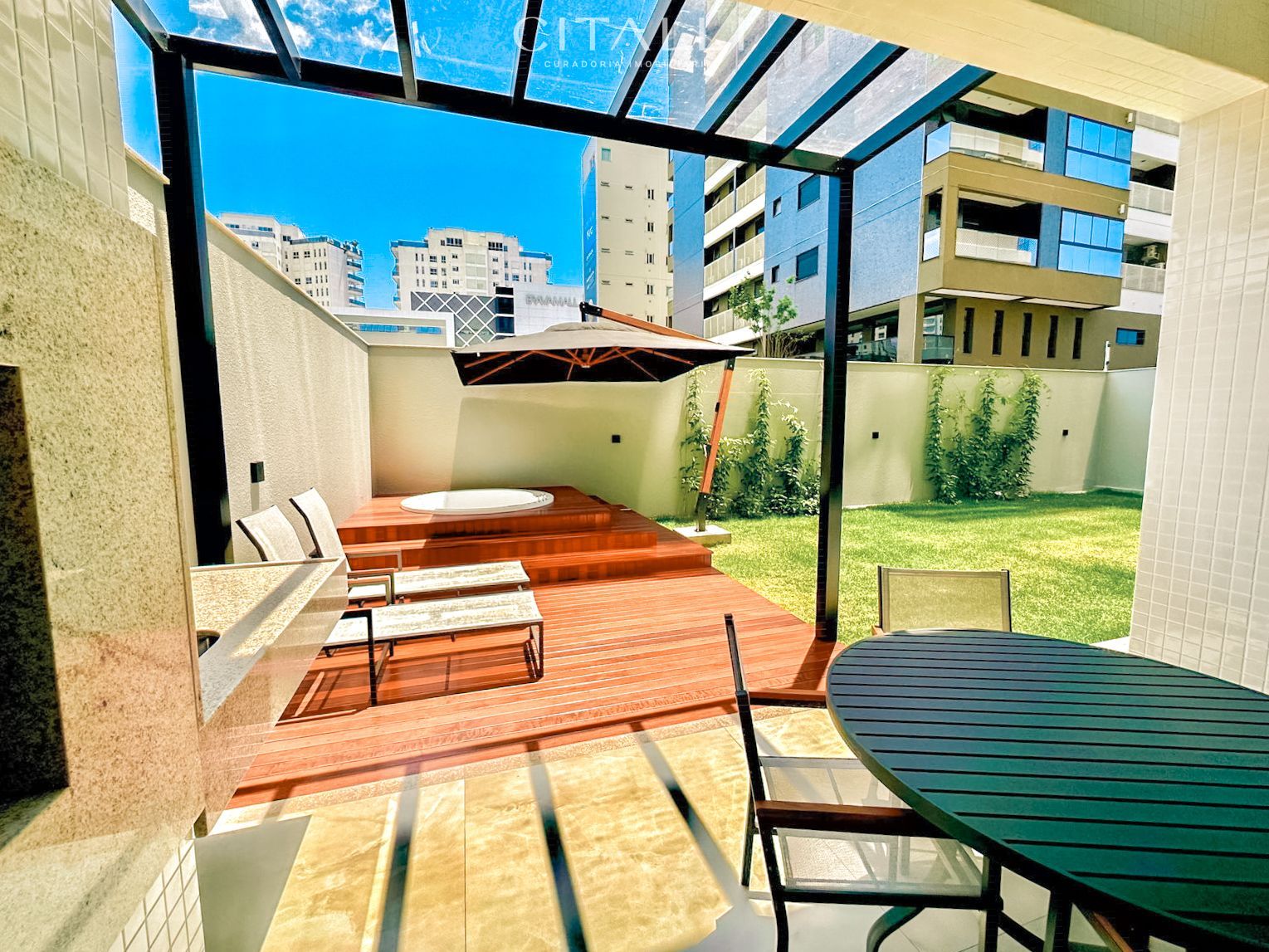 Apartamento Garden Duplex no Edifício Le Blanc Residence na Praia Brava - Foto 1