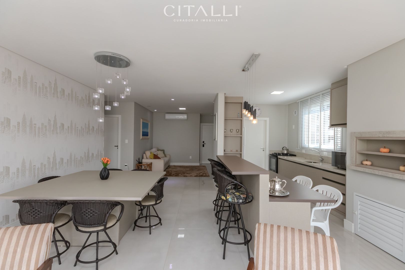 Apartamento mobiliado com 03 suítes no edifício Biarritz no centro de Balneário Camboriú. - Foto 5