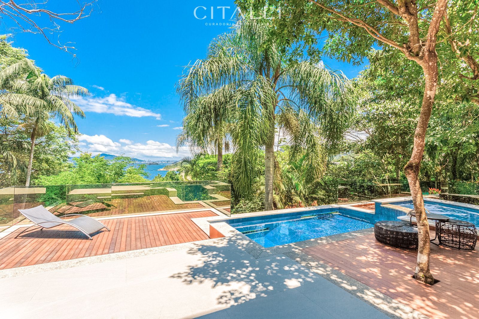 Casa no Bairro Estaleirinho em Balneário Camboriú com 524,46 m² - Foto 1