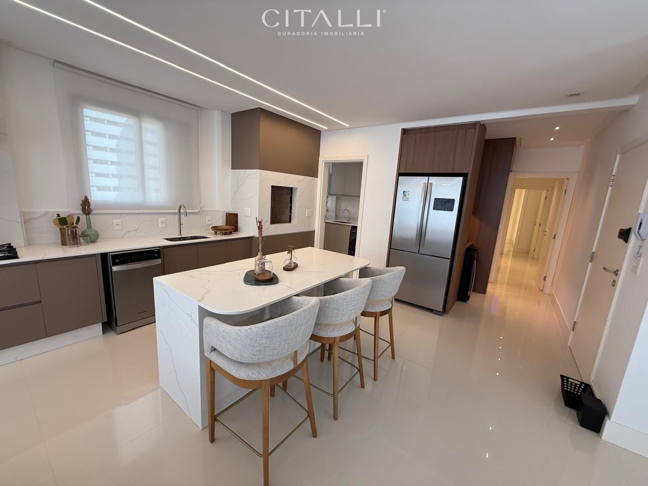 Apartamento no Edifício Boulevard Brasil no Centro de Balneário Camboriú com 03 Suítes - Foto 5