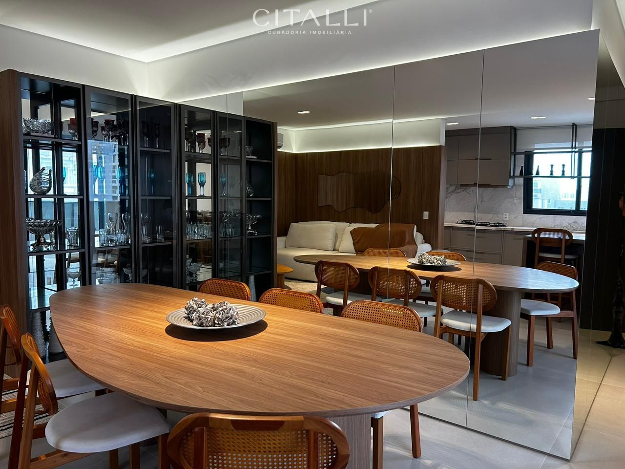 Apartamento 3 suítes com piscina privativa - Frente avenida - Praia Brava - Foto 2