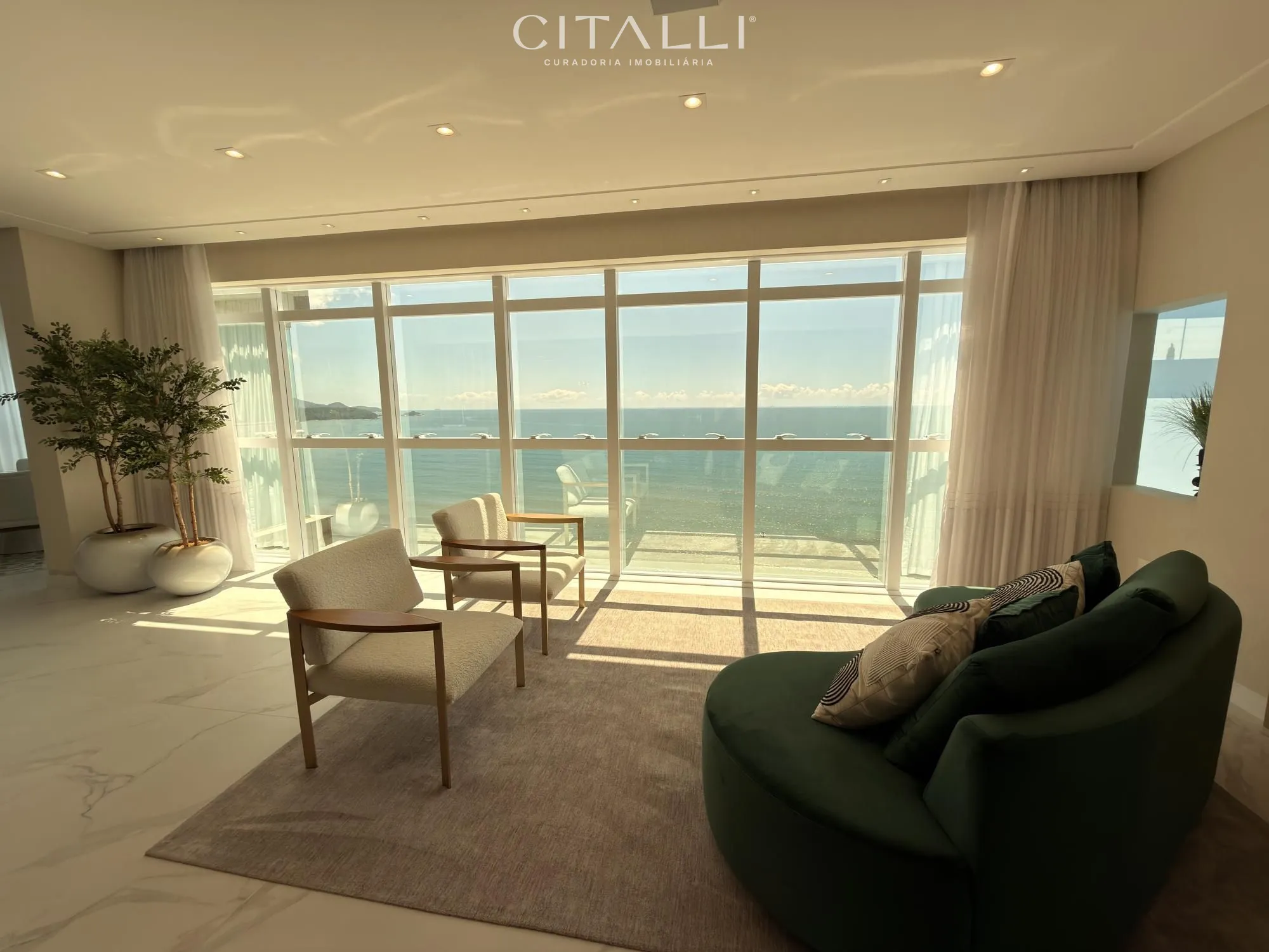 Apartamento no coração da meia Praia com vista pra o mar. - Foto 1