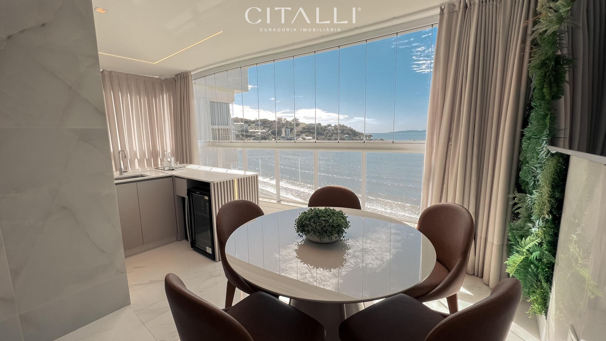 Petit Château - Padrão Dallo – Luxo, Mobiliado, Pé na Areia - Foto 1