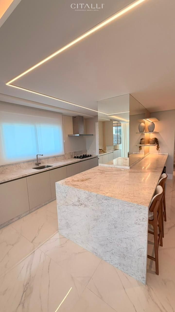 Apartamento no Edifício Skyline Tower no Pioneiros de Balneário Camboriú com 04 Suítes - Foto 5
