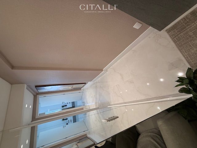 Apartamento no Edifício Imperatriz Frente Mar na Av. Atlântica de Balneário Camboriú com 02 Dormitórios. - Foto 5