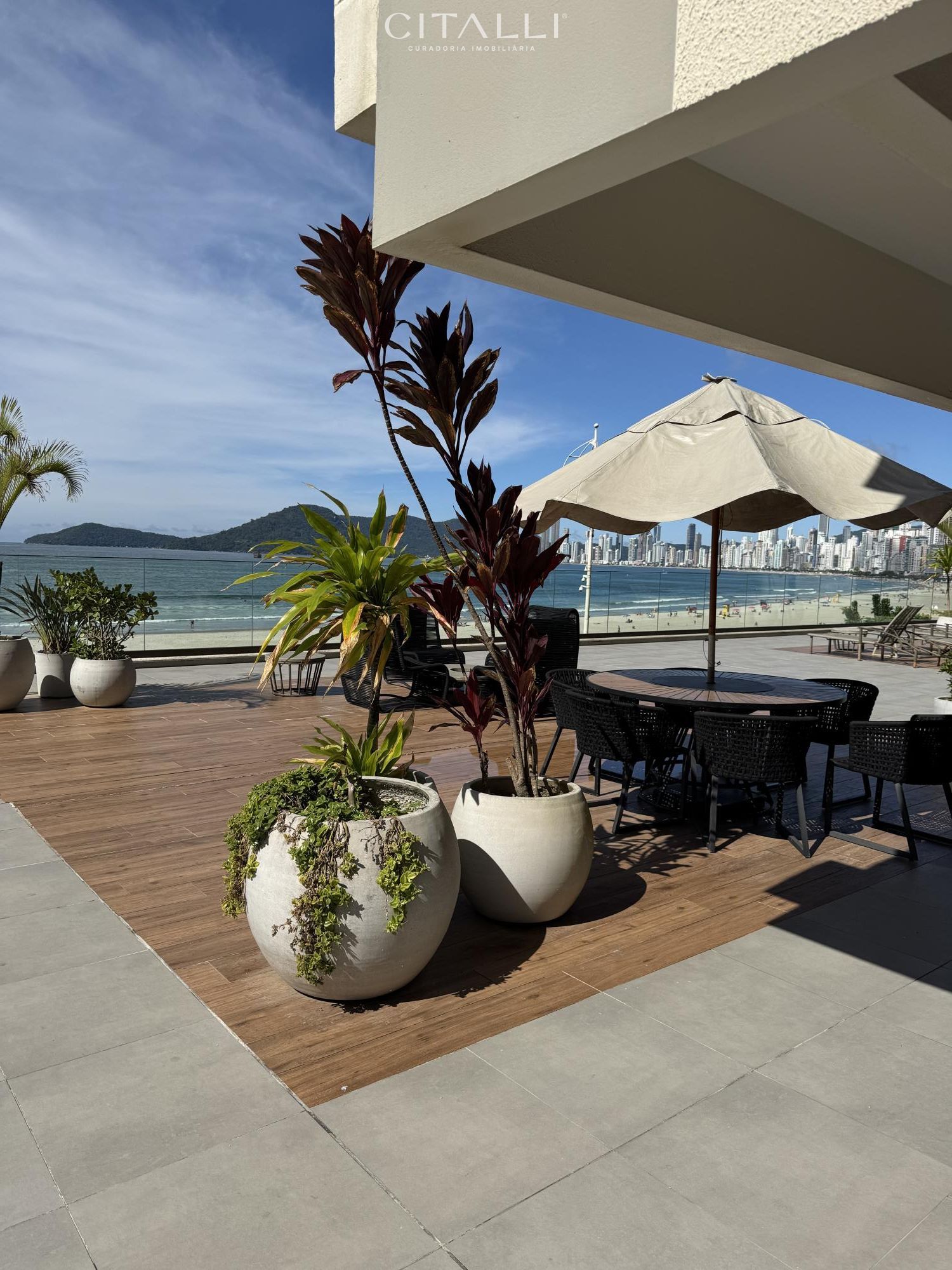 Frente mar com vista deslumbrante da orla - Barra Norte - Foto 2