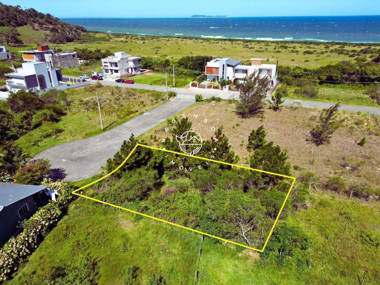 Terreno a 250m do mar na Praia da Gamboa – Loteamento residencial