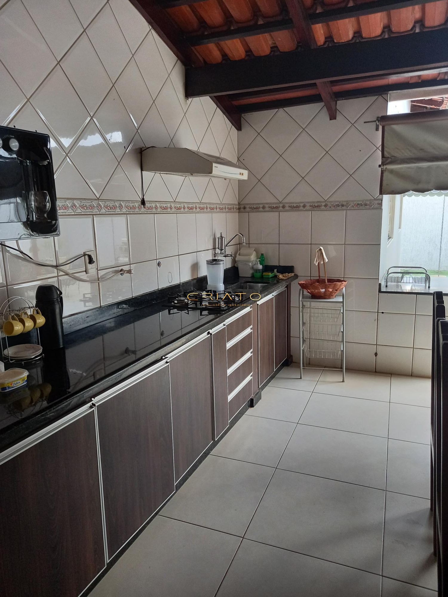 Casa à venda com 4 quartos, 180m² - Foto 2