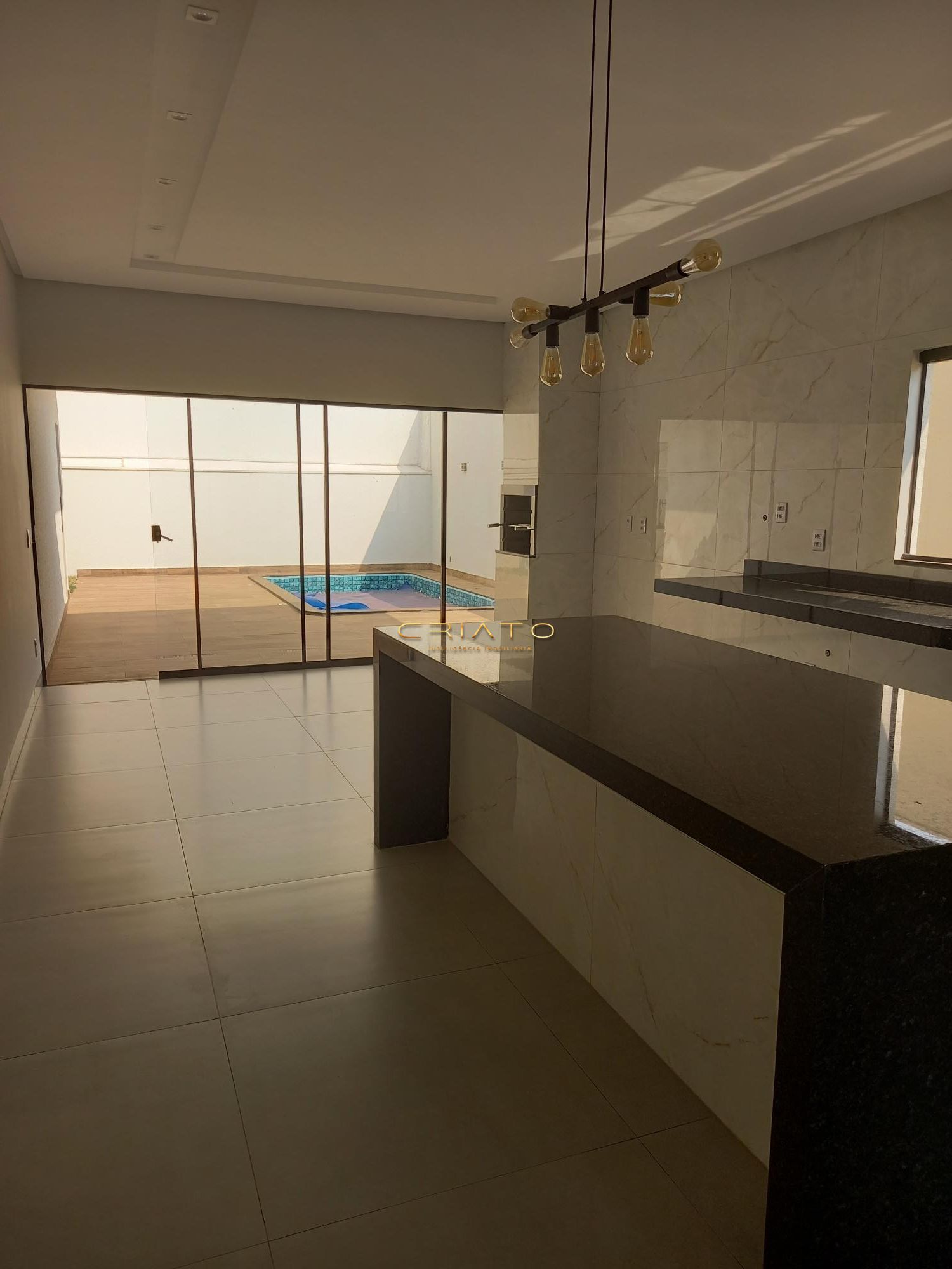 Casa à venda com 3 quartos, 180m² - Foto 4