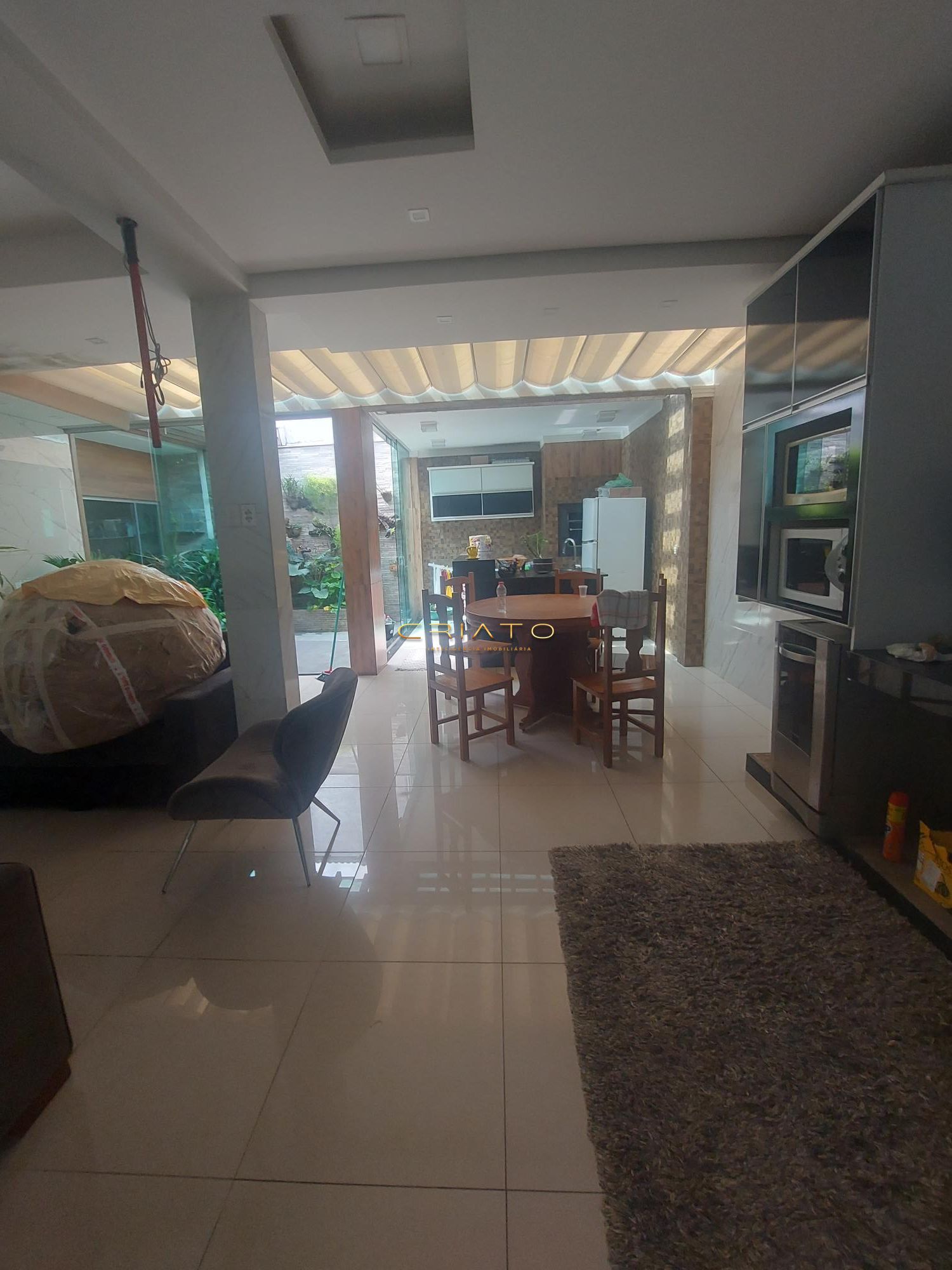 Casa à venda com 3 quartos, 160m² - Foto 1