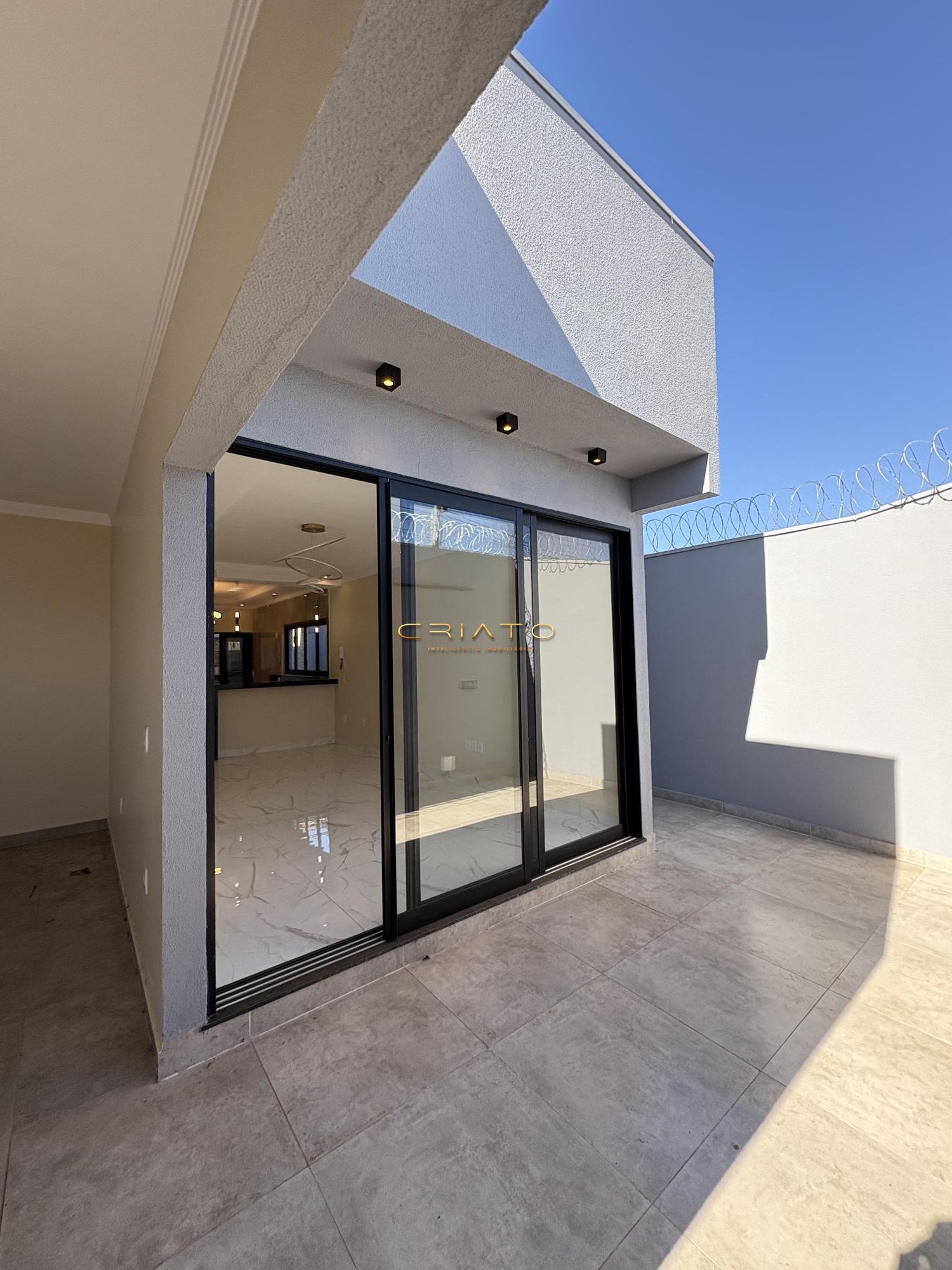 Casa à venda com 3 quartos, 230m² - Foto 4