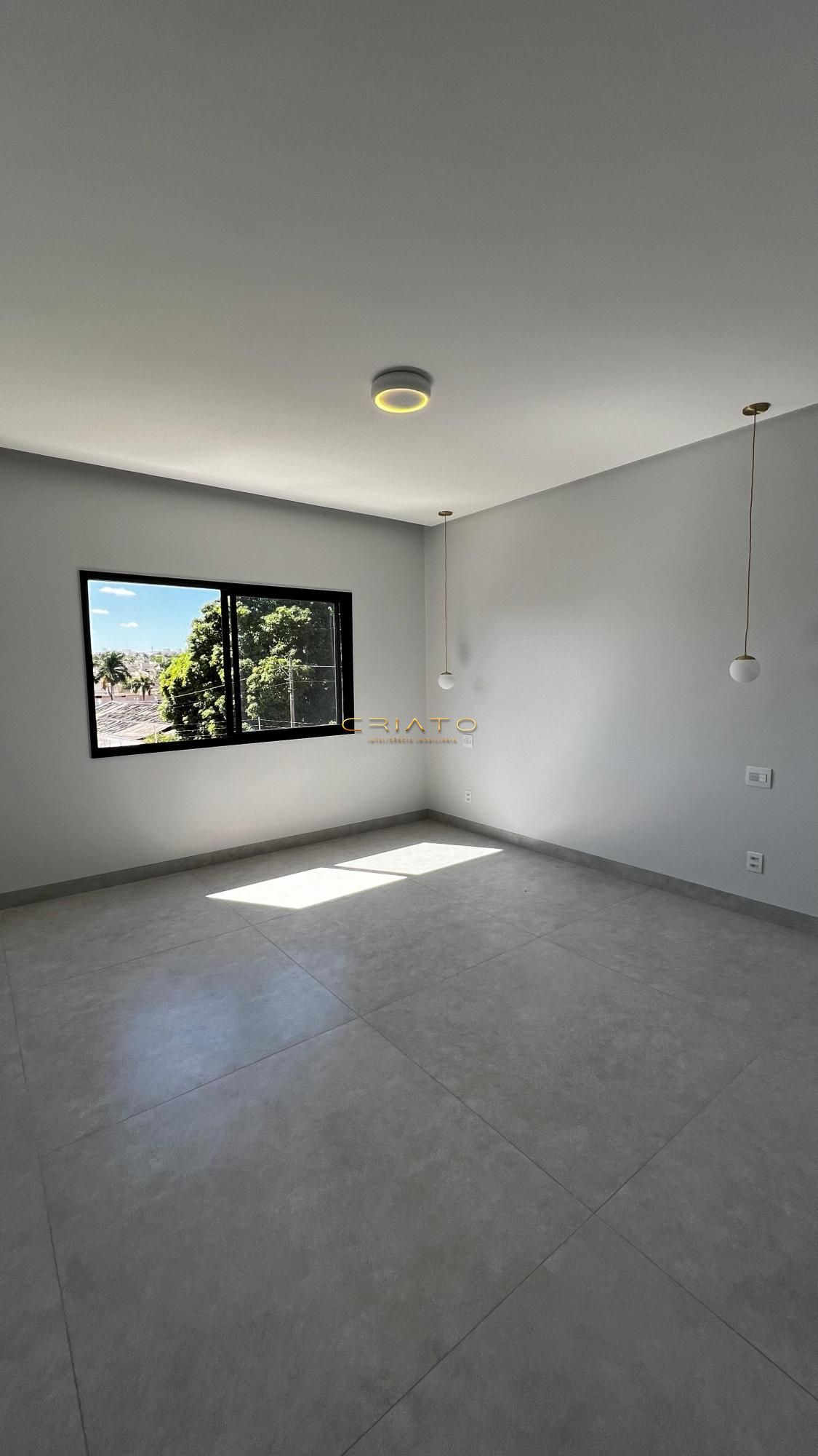 Sobrado à venda com 3 quartos, 267m² - Foto 1