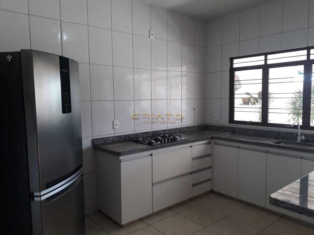 Sobrado à venda com 2 quartos, 185m² - Foto 18