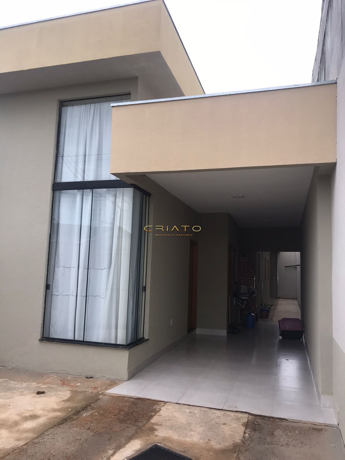 Casa à venda com 3 quartos, 105m² - Foto 1