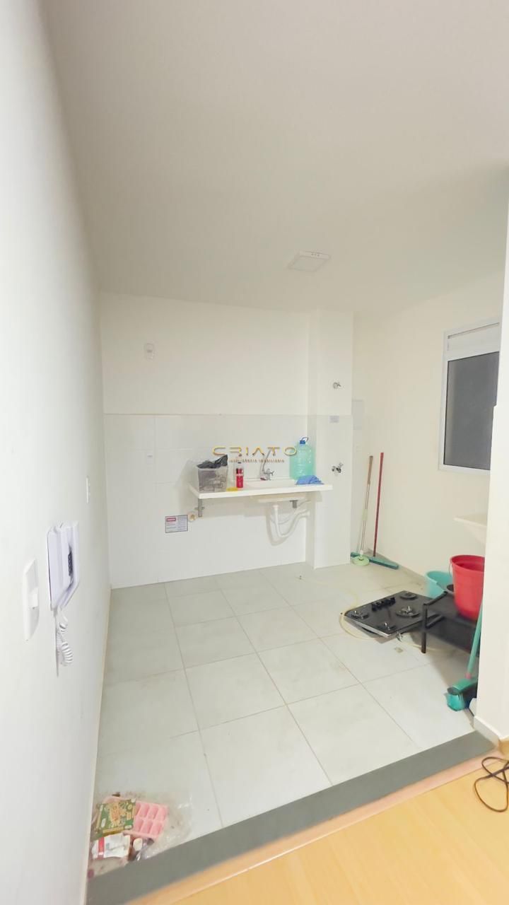 Apartamento à venda com 2 quartos, 40m² - Foto 10