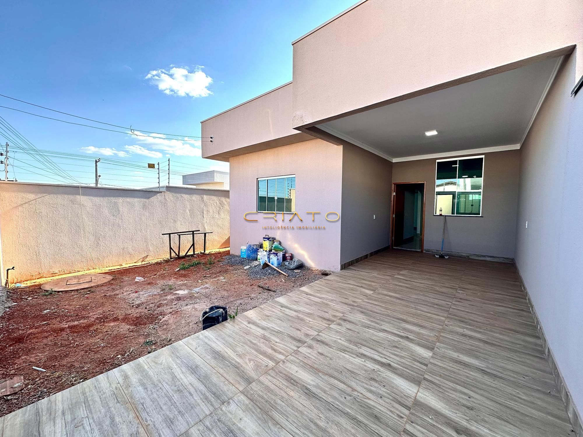 Casa à venda com 3 quartos, 100m² - Foto 1