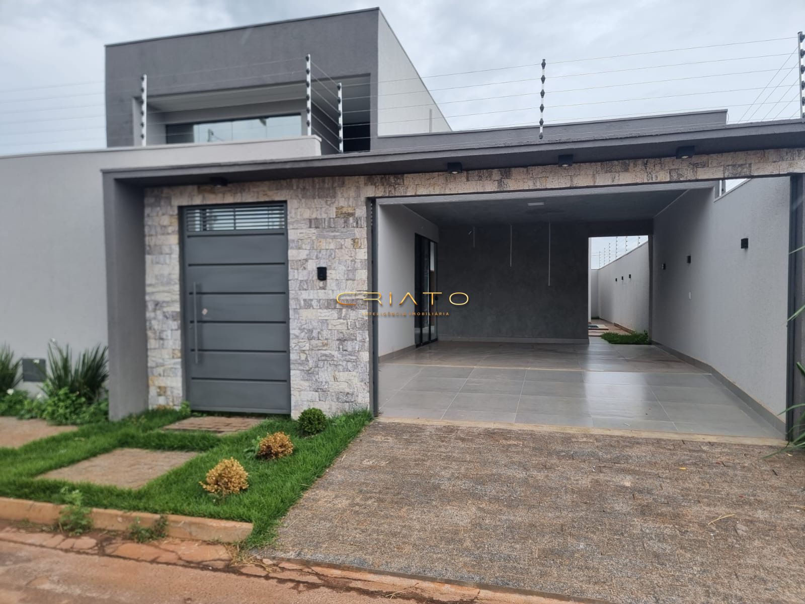 Casa à venda com 3 quartos, 390m² - Foto 1