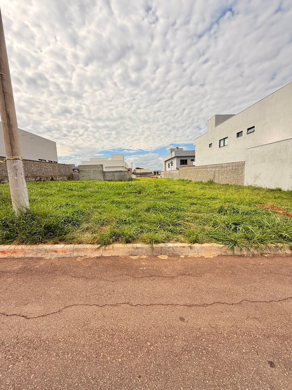 Terreno/Lote à venda  no Condomínio Residencial Grand Trianon - Anápolis, GO. Imóveis