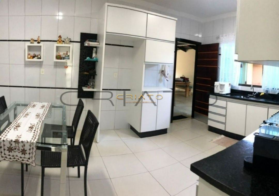 Casa à venda com 5 quartos, 280m² - Foto 7