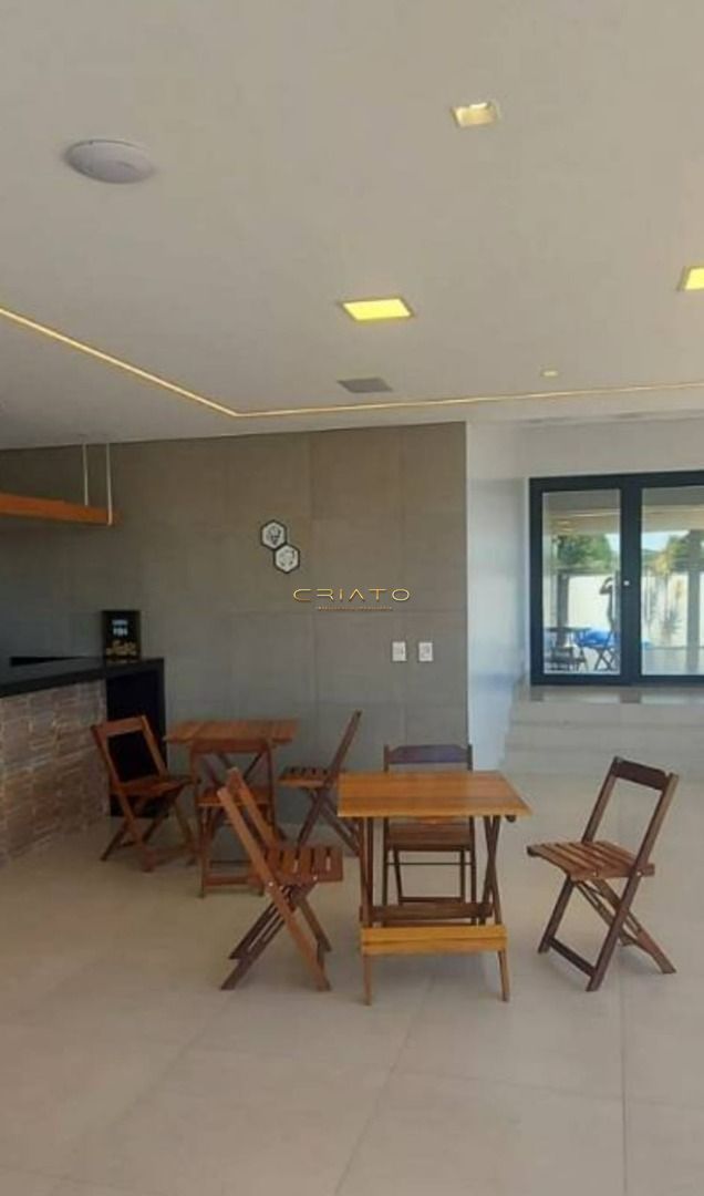 Casa à venda com 4 quartos, 224m² - Foto 2