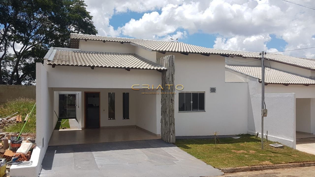 Casa à venda com 3 quartos, 102m² - Foto 1