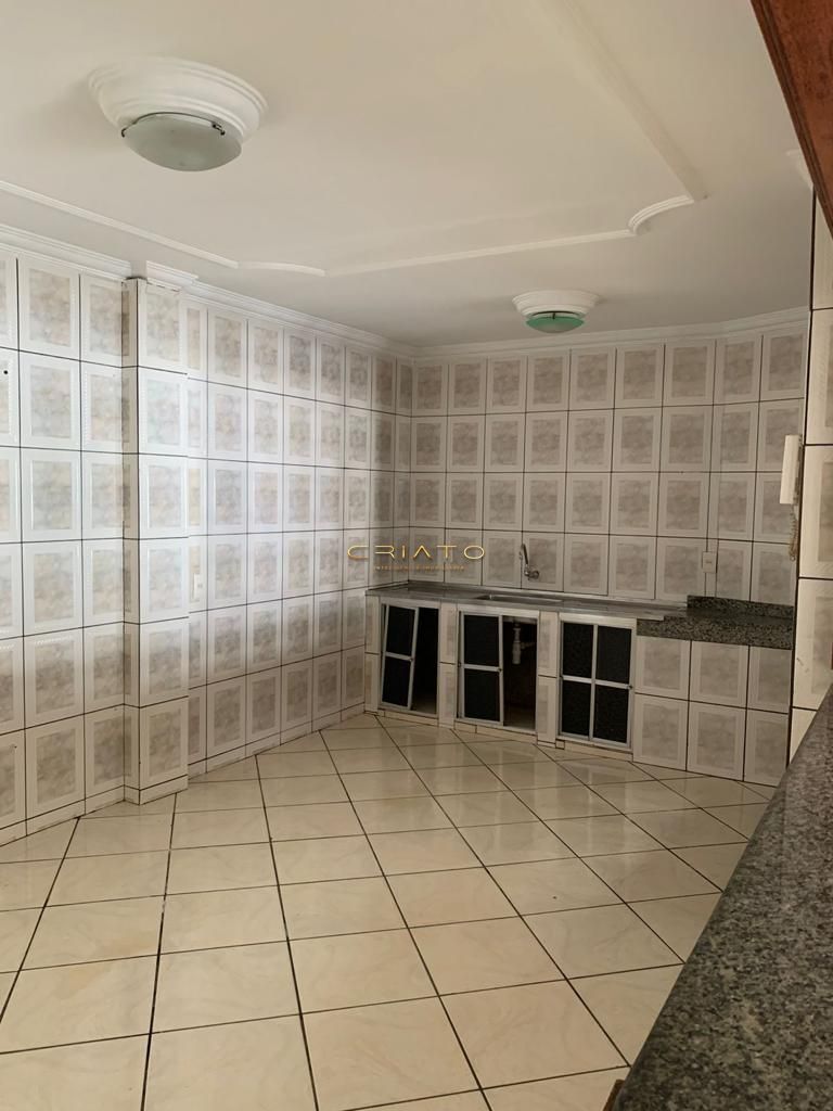 Casa à venda com 3 quartos, 550m² - Foto 9