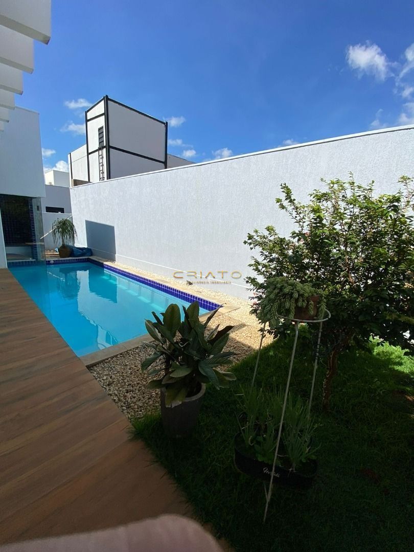 Casa à venda e aluguel com 3 quartos, 291m² - Foto 14