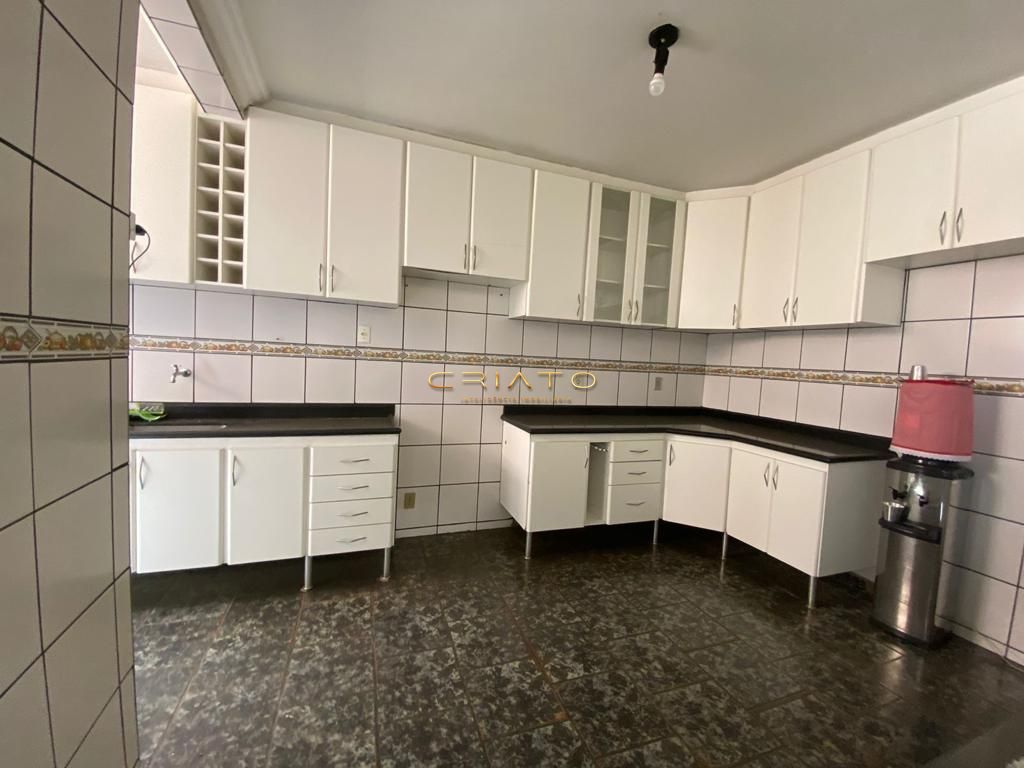 Apartamento à venda com 3 quartos, 274m² - Foto 3