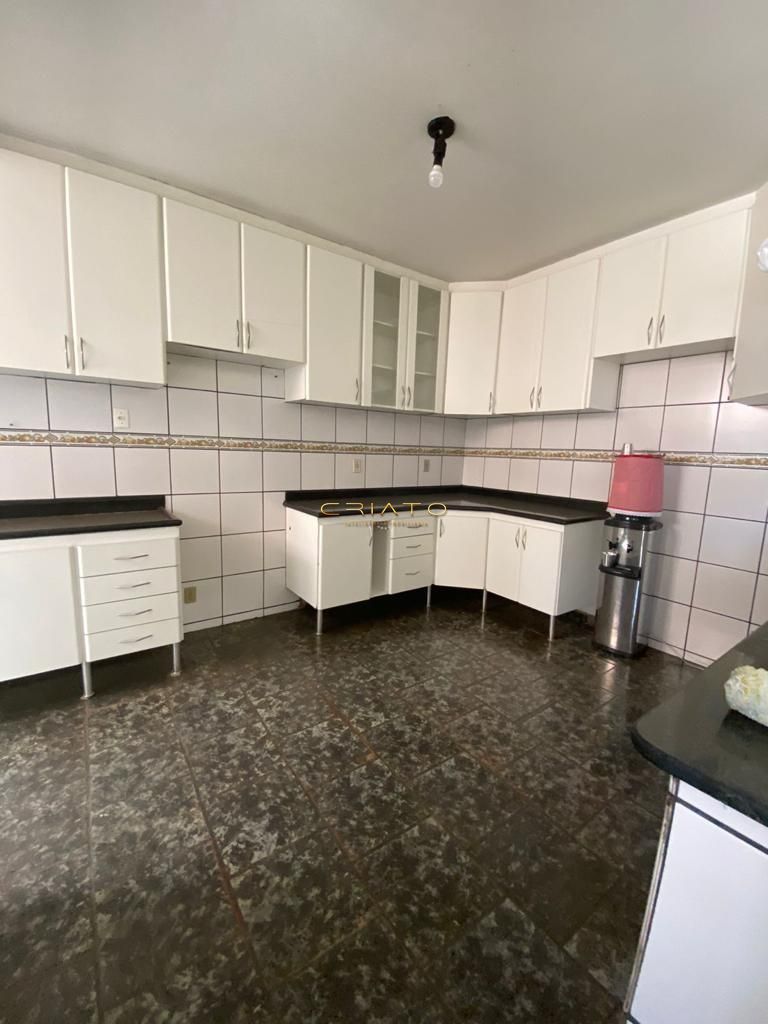 Apartamento à venda com 3 quartos, 274m² - Foto 1