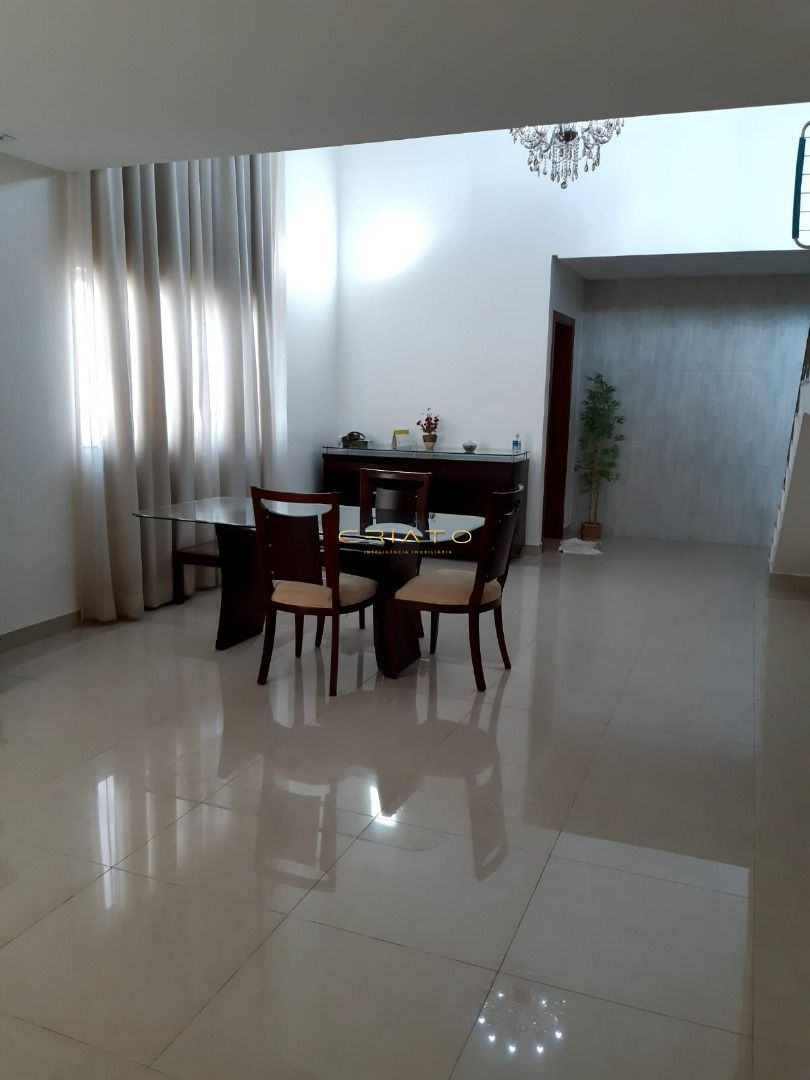 Casa à venda com 3 quartos, 240m² - Foto 19