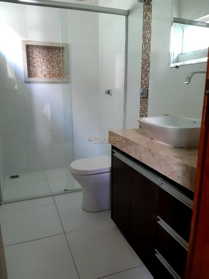 Casa à venda com 3 quartos, 240m² - Foto 14