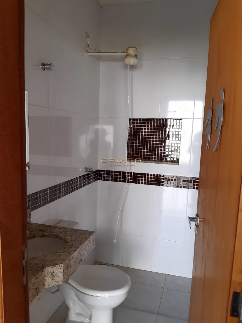 Casa à venda com 3 quartos, 240m² - Foto 10