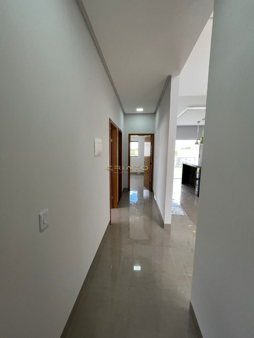 Casa à venda com 3 quartos, 180m² - Foto 2