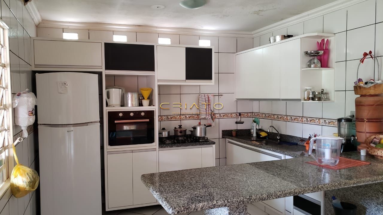 Sobrado à venda com 3 quartos, 180m² - Foto 4