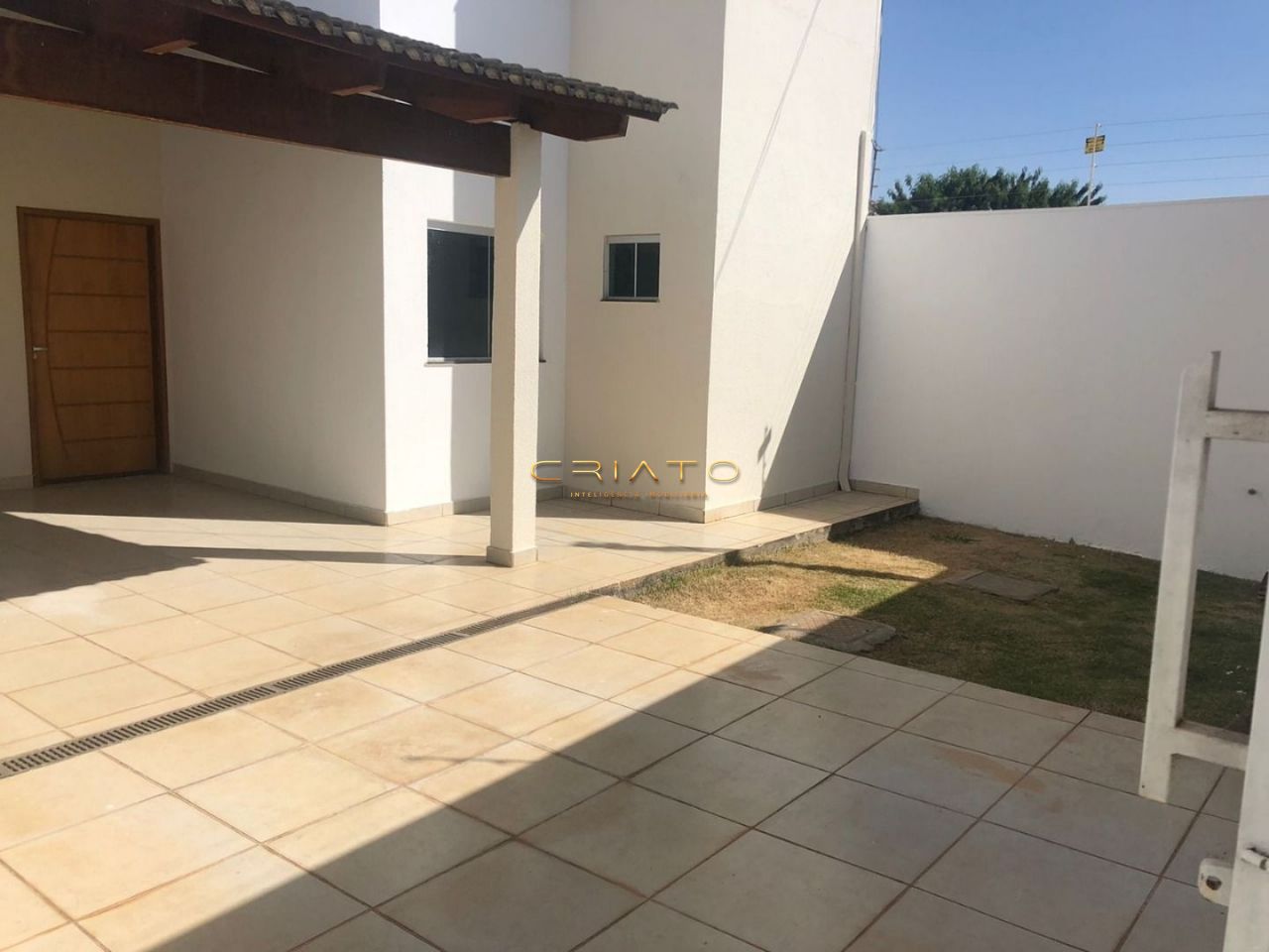 Casa à venda com 3 quartos, 131m² - Foto 2