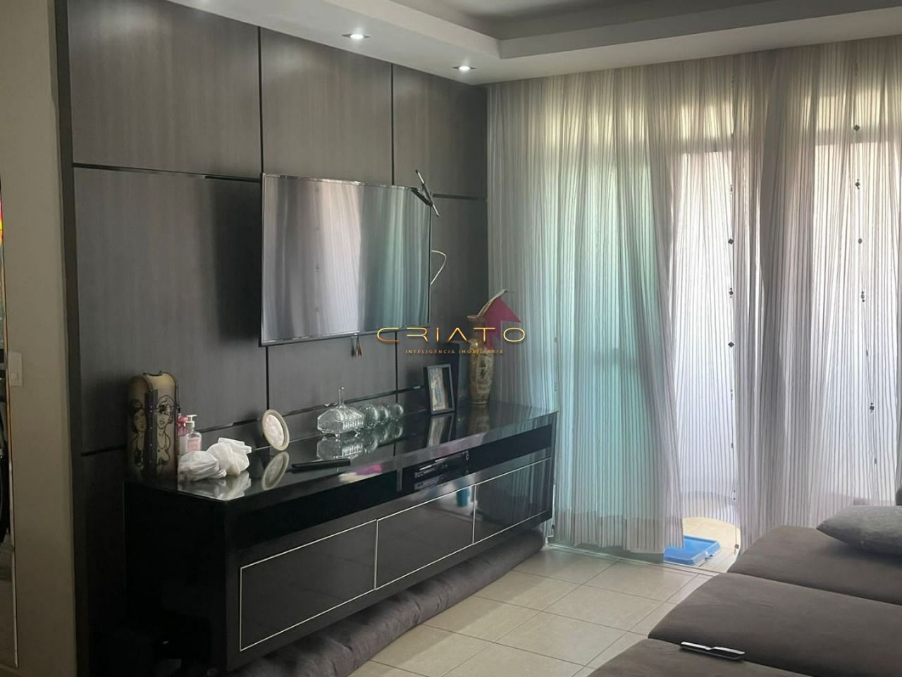 Apartamento à venda com 3 quartos, 93m² - Foto 2