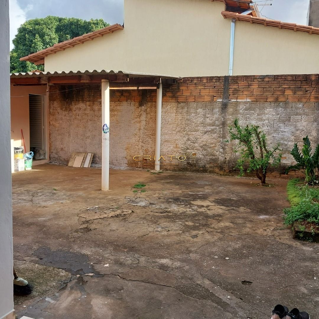 Casa à venda com 2 quartos, 80m² - Foto 3