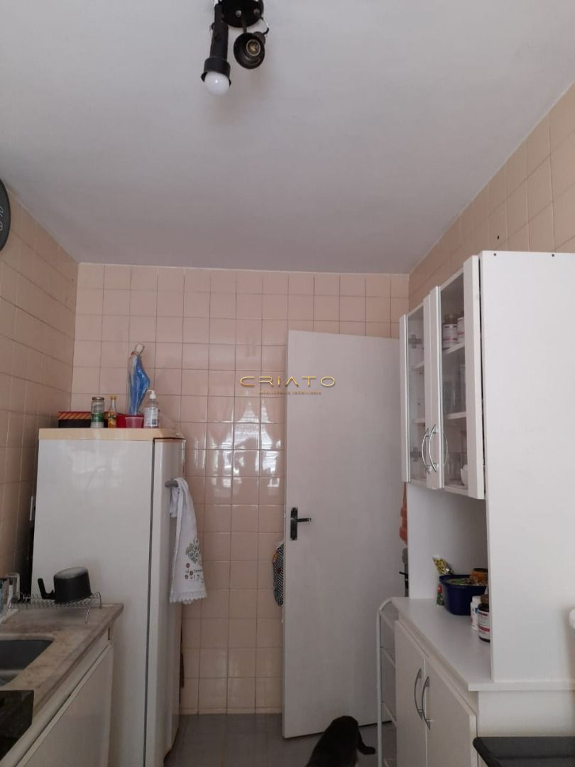 Apartamento à venda com 2 quartos, 66m² - Foto 4