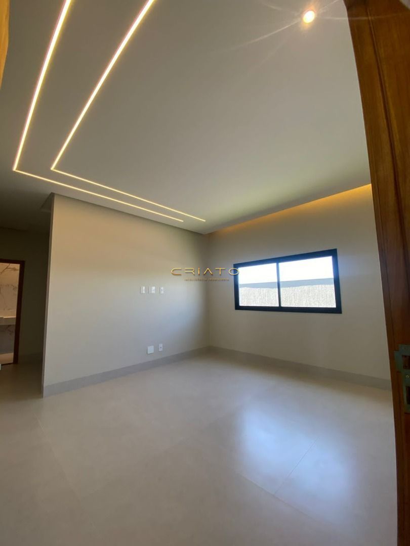 Casa à venda com 3 quartos, 209m² - Foto 11