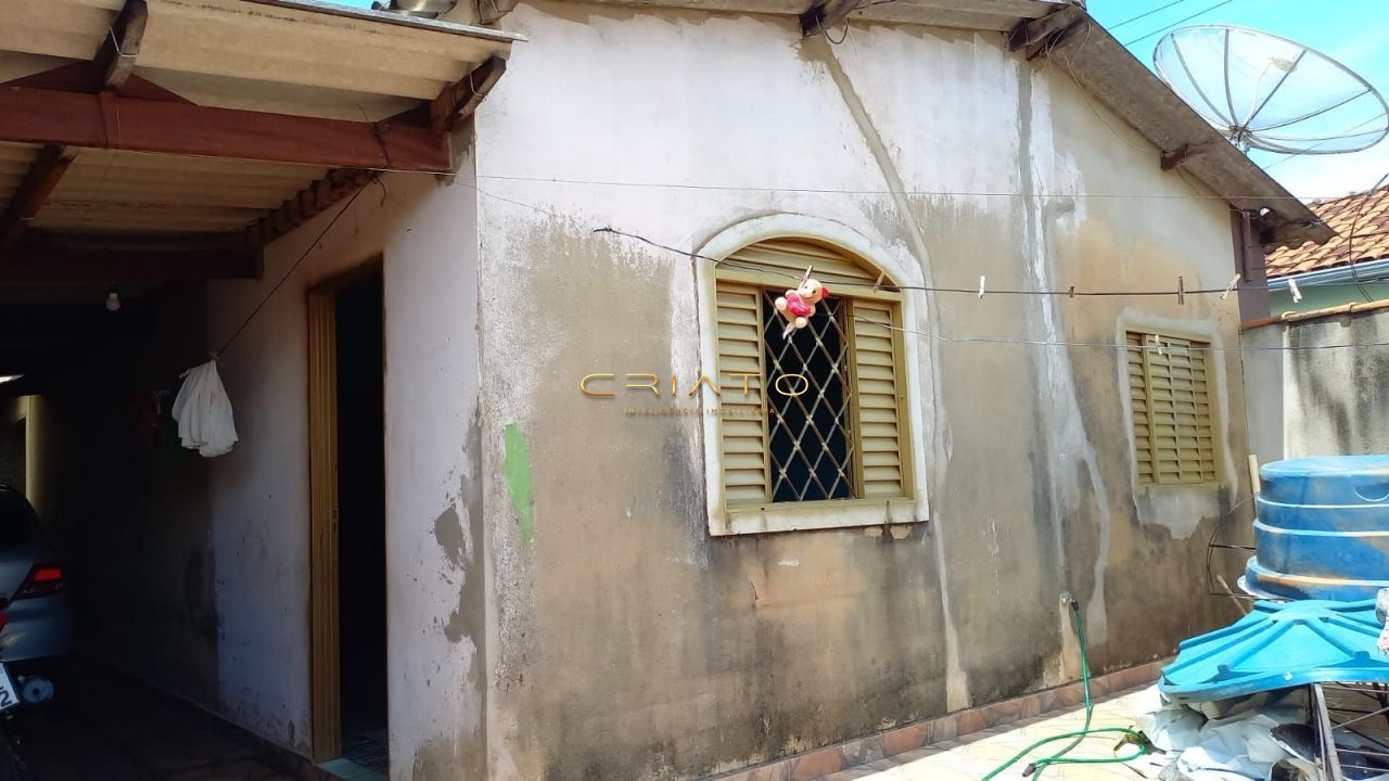 Casa à venda com 6 quartos, 199m² - Foto 5