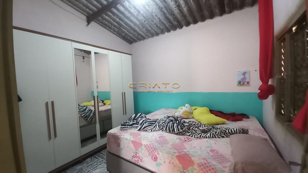 Casa à venda com 6 quartos, 199m² - Foto 9