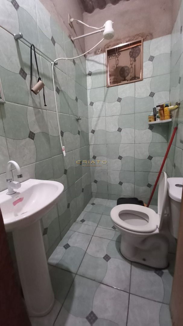 Casa à venda com 6 quartos, 199m² - Foto 11